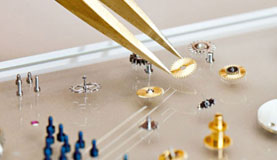 石家庄万国指定维修门店打开表壳